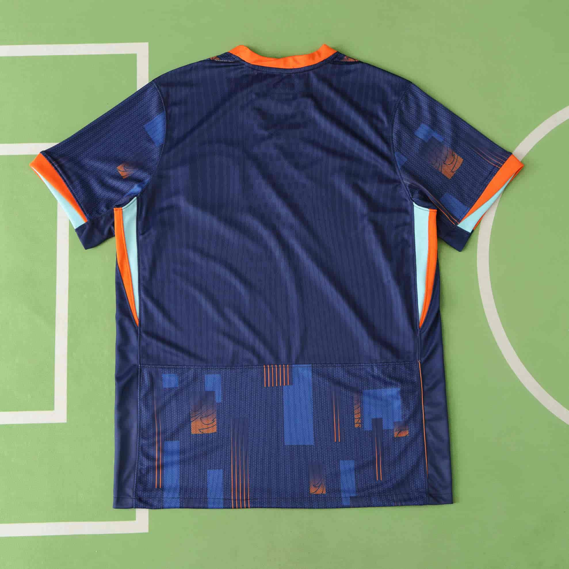 Netherlands 24-25 Away