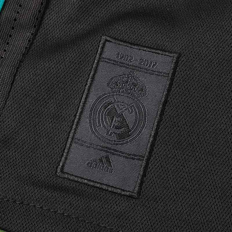 Real Madrid 17-18 Away Retro