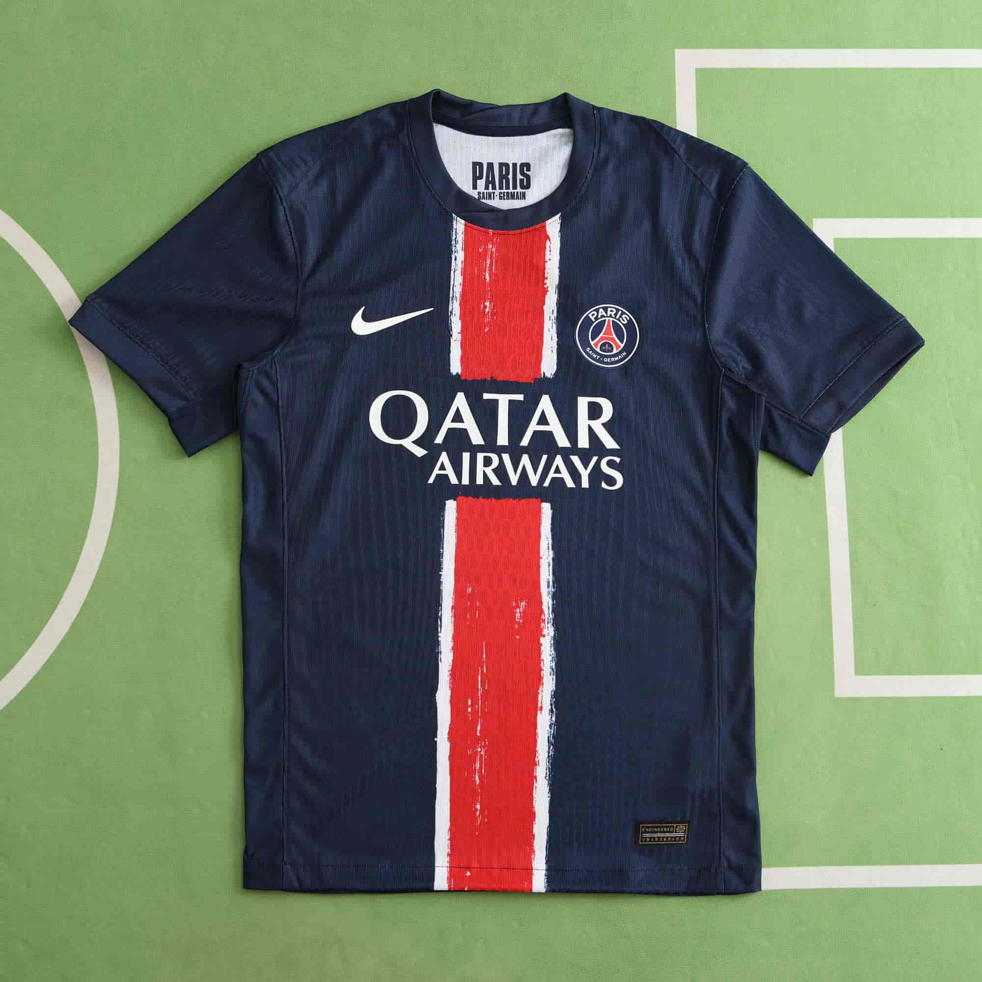 Paris Saint-Germain 24-25 Home