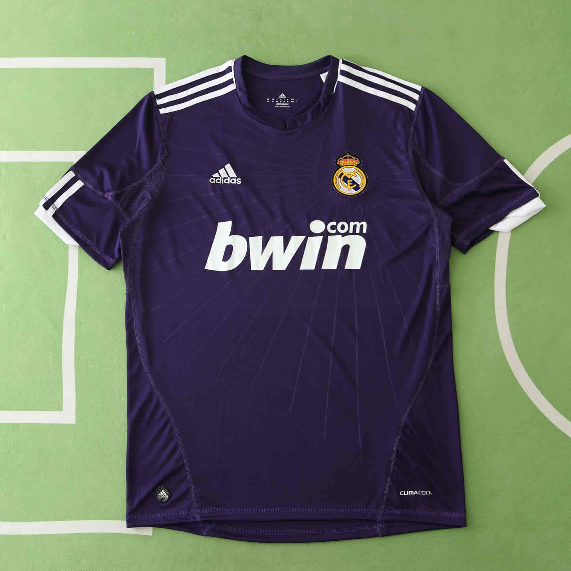 Real Madrid 10-11 Third Retro