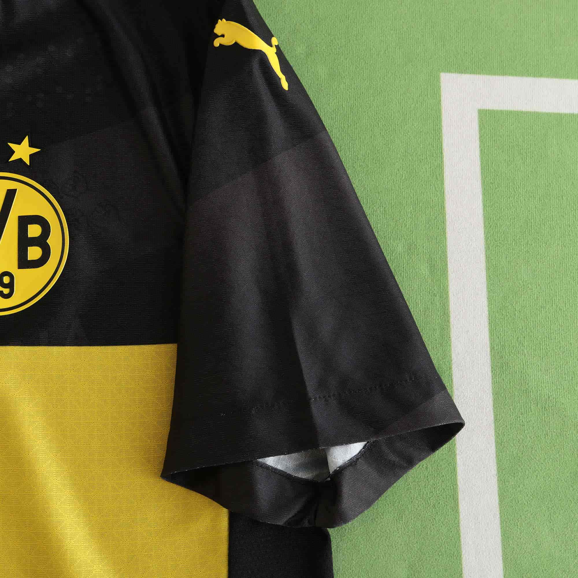 Borussia Dortmund 24-25 Away