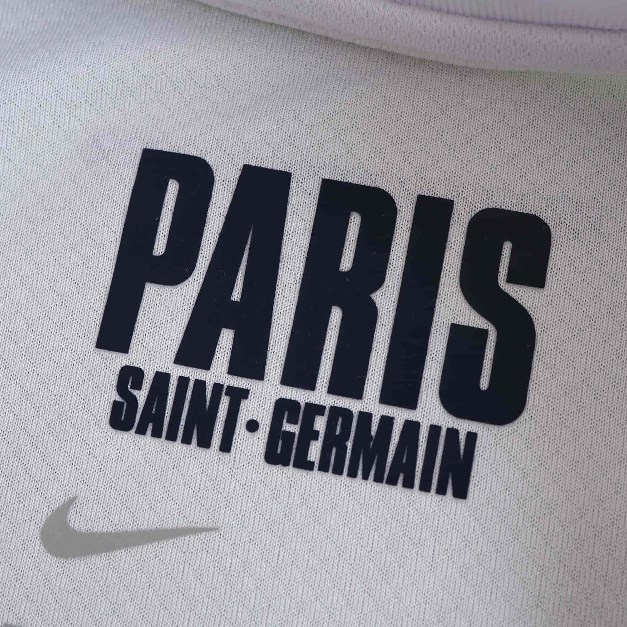 Paris Saint-Germain 24-25 Away