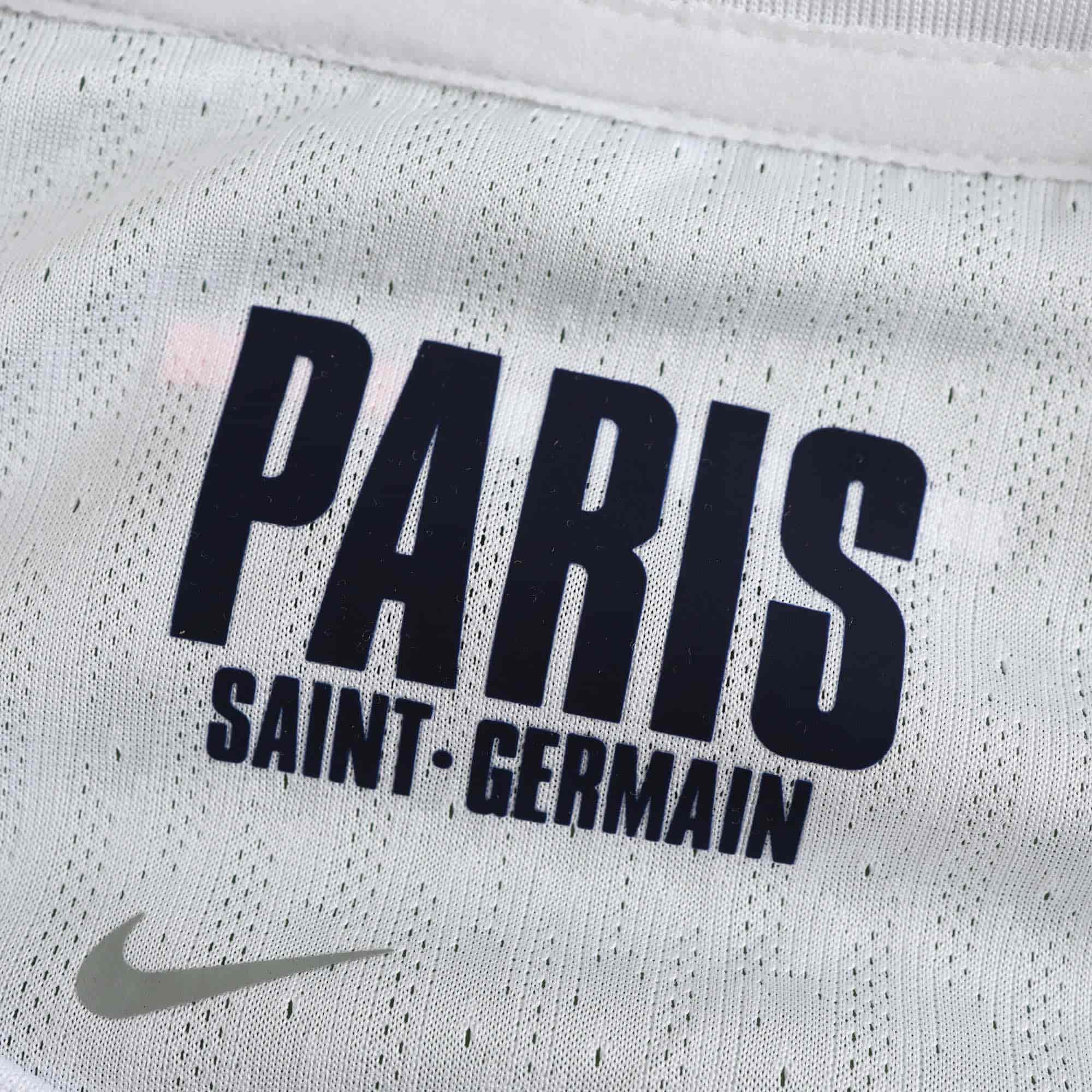 Paris Saint-Germain 24-25 Away