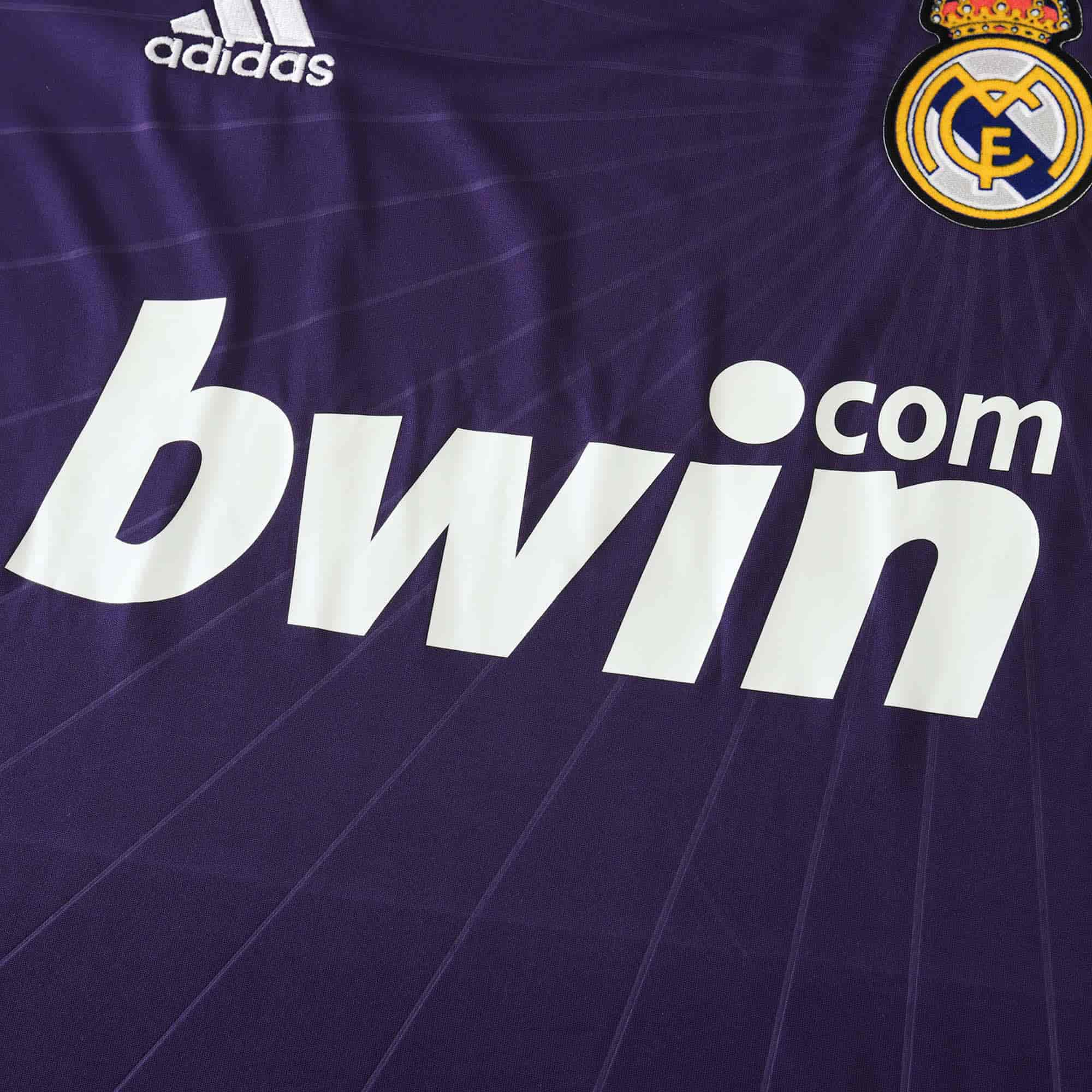 Real Madrid 10-11 Third Retro