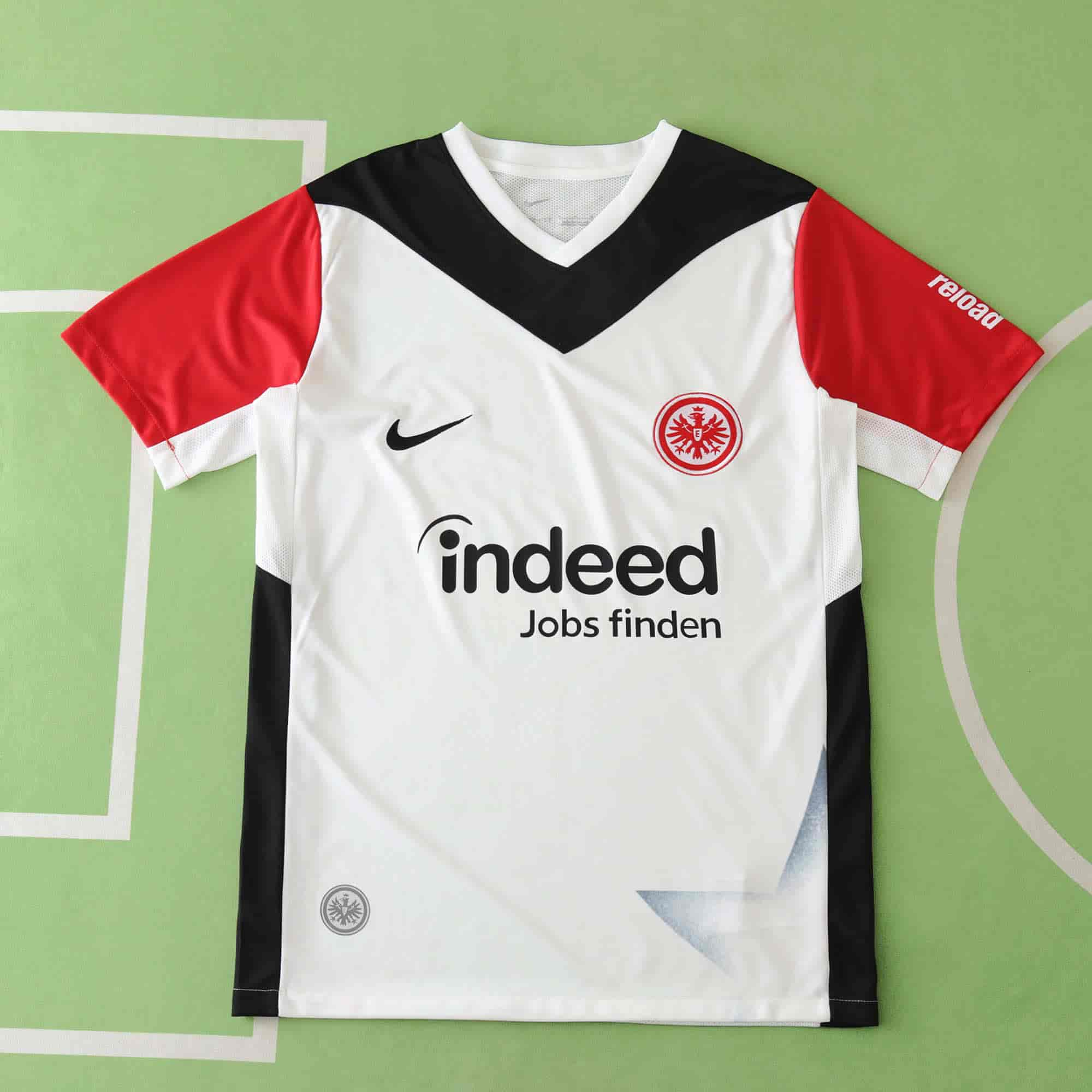 Eintracht Frankfurt 24-25 Home