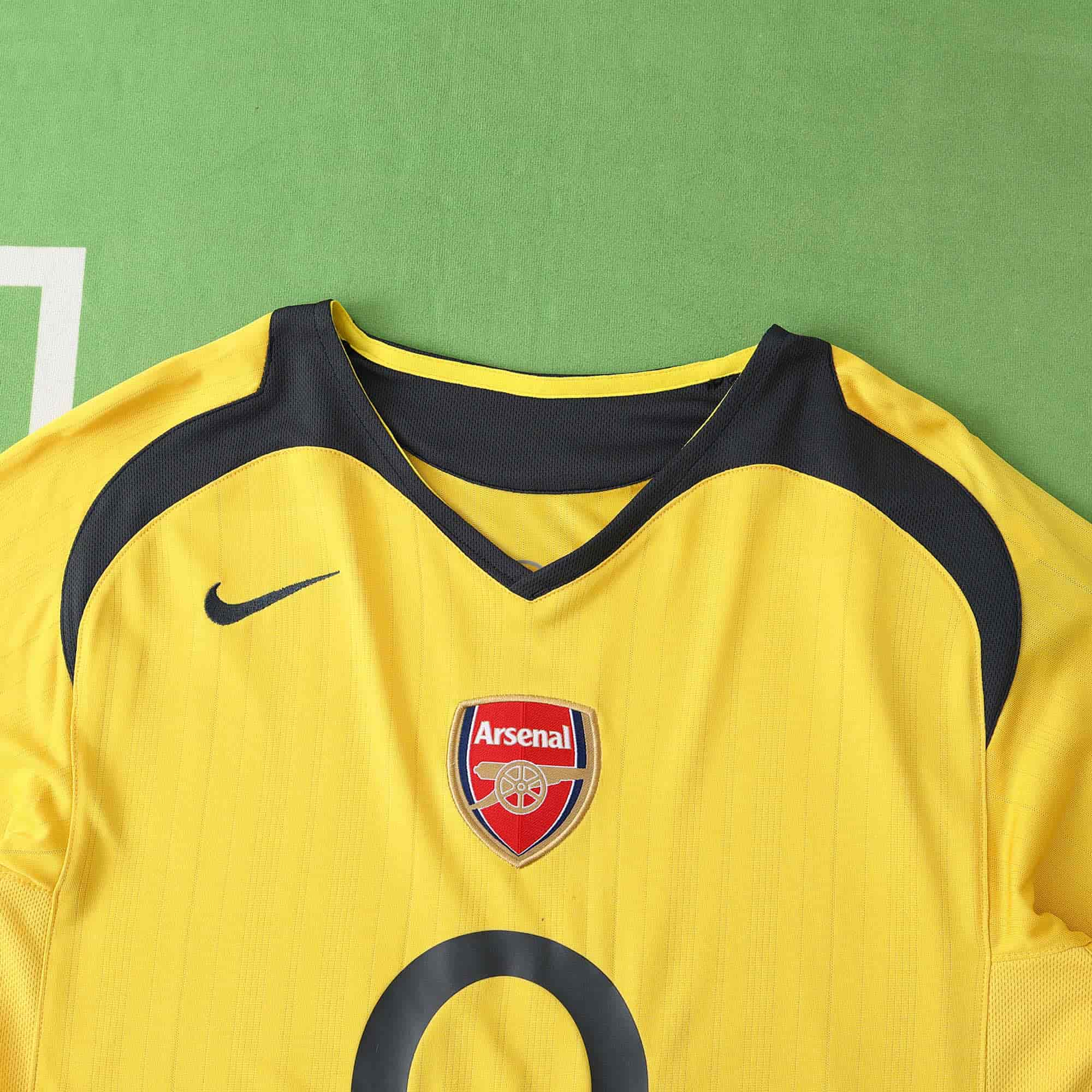 Arsenal 05-06 Away Retro