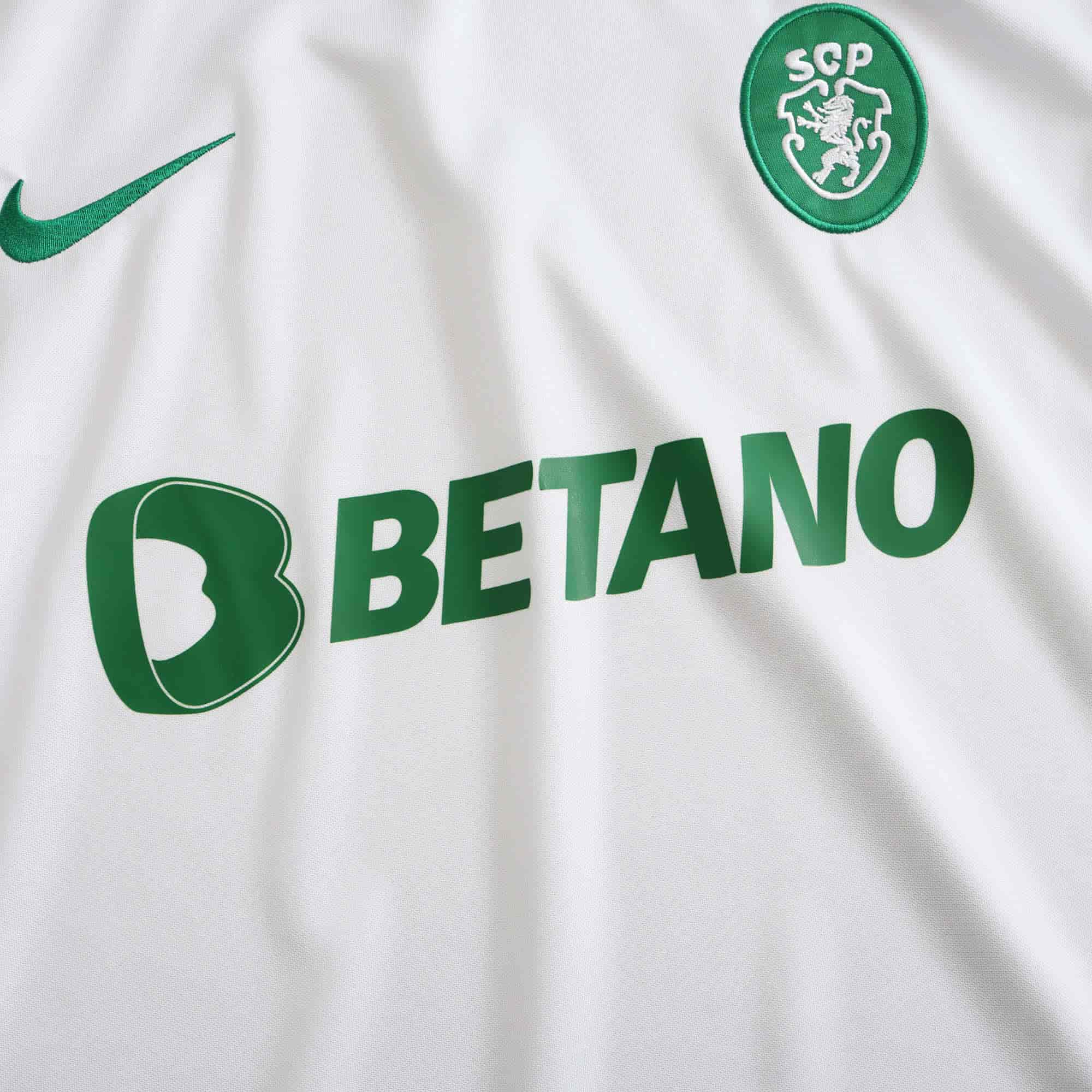 Sporting CP 24-25 Away