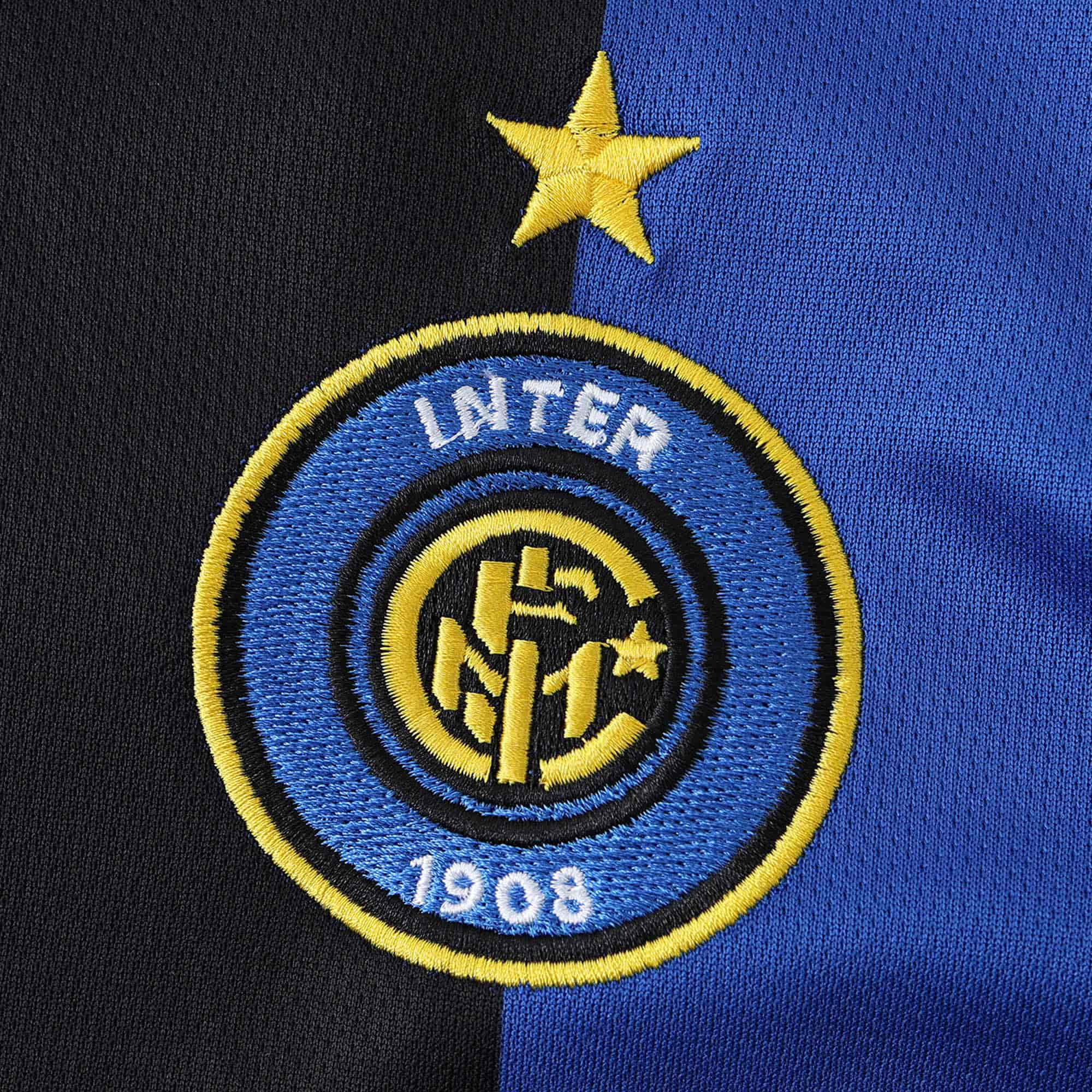 Inter Milan 01-02 Home Retro