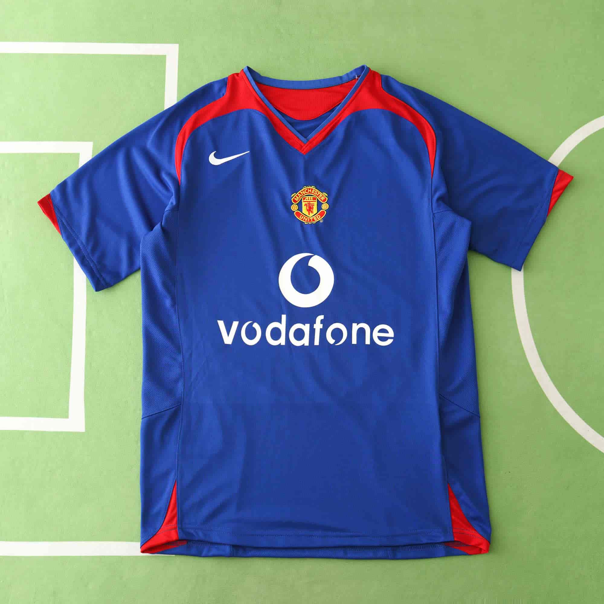 Manchester United 05-06 Away Retro