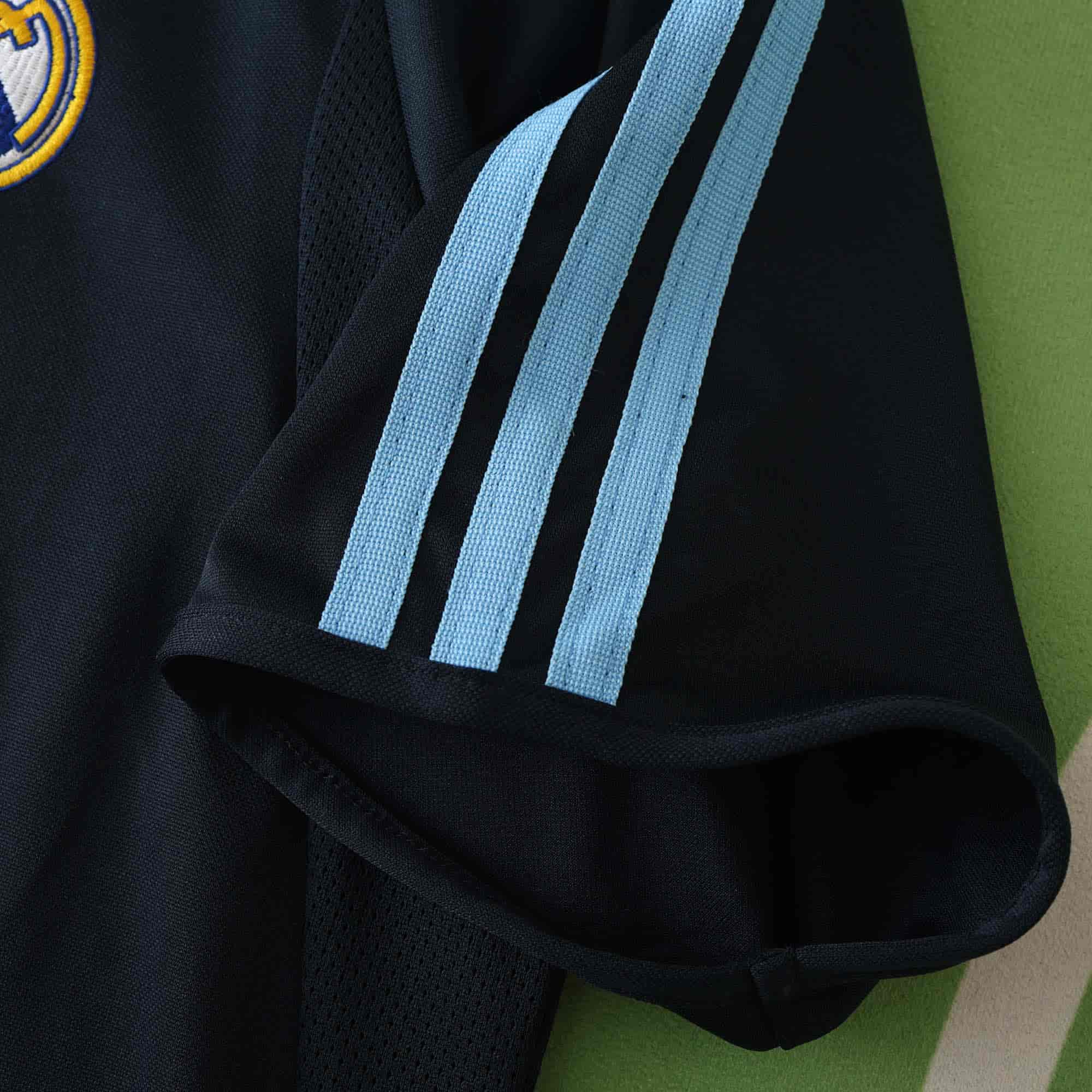 Real Madrid 03-04 Away Retro