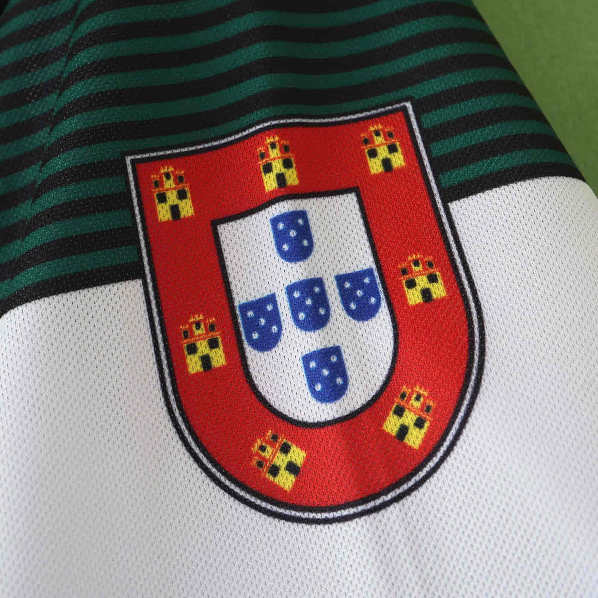 Sporting CP 01-02 Home Long Sleeved Retro