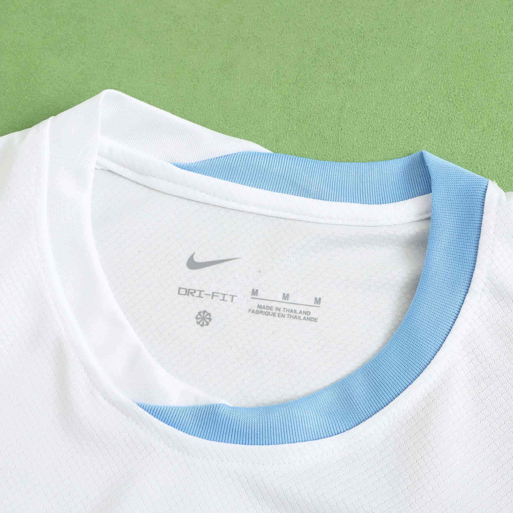 Uruguay 24-25 Away