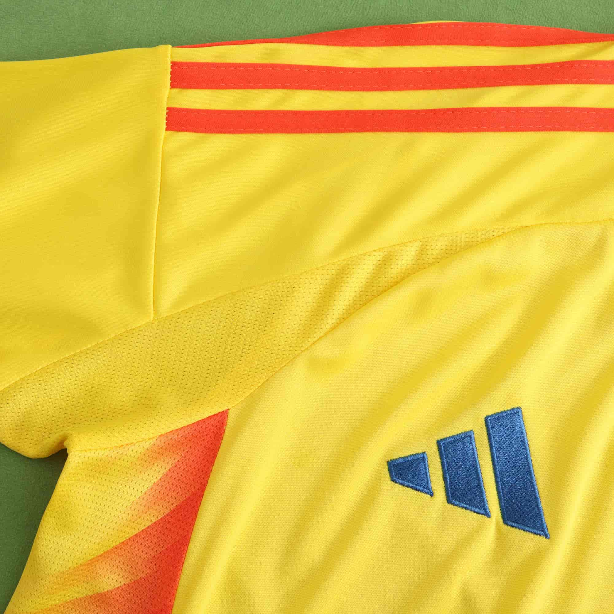 Colombia 24-25 Home