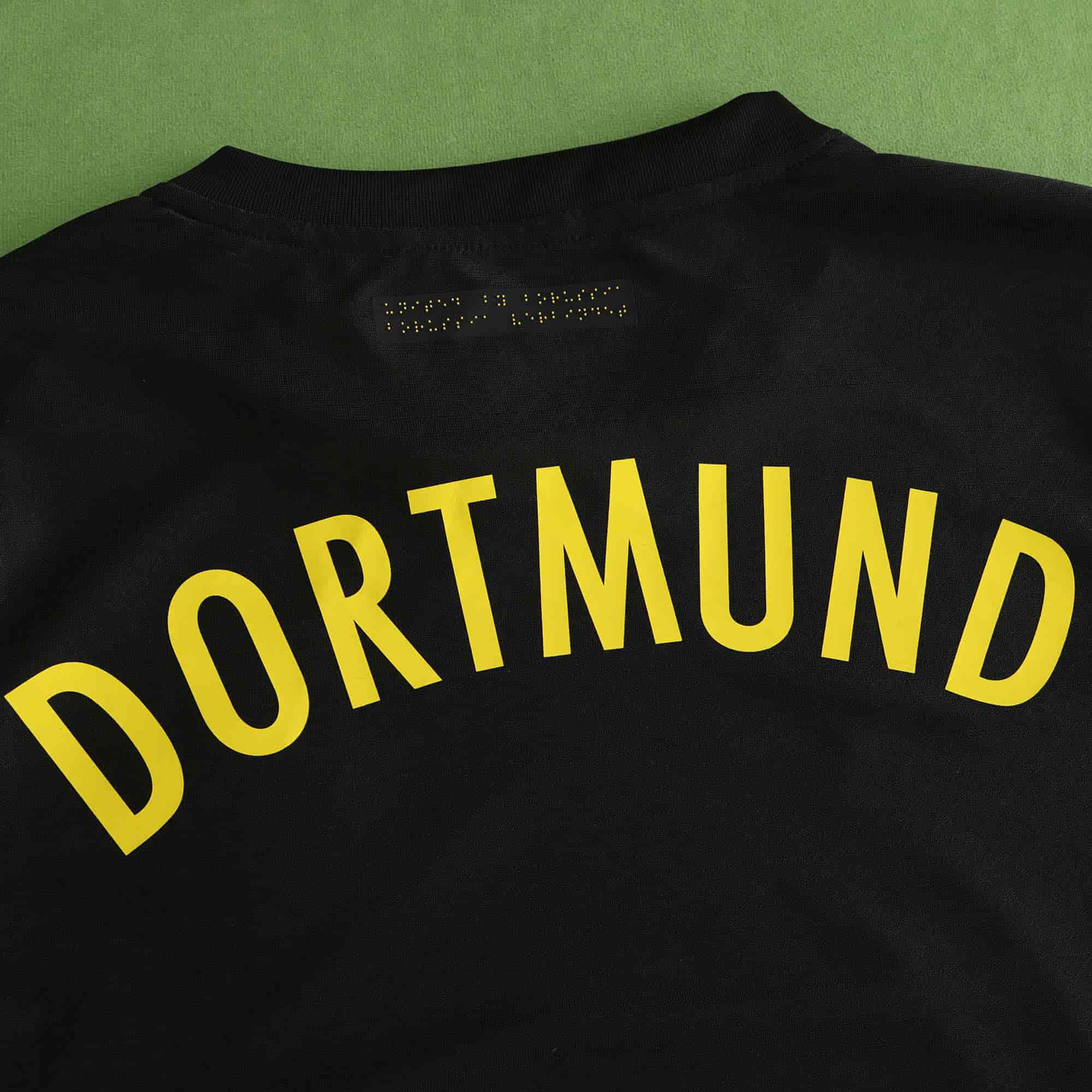 Borussia Dortmund 24-25 Away