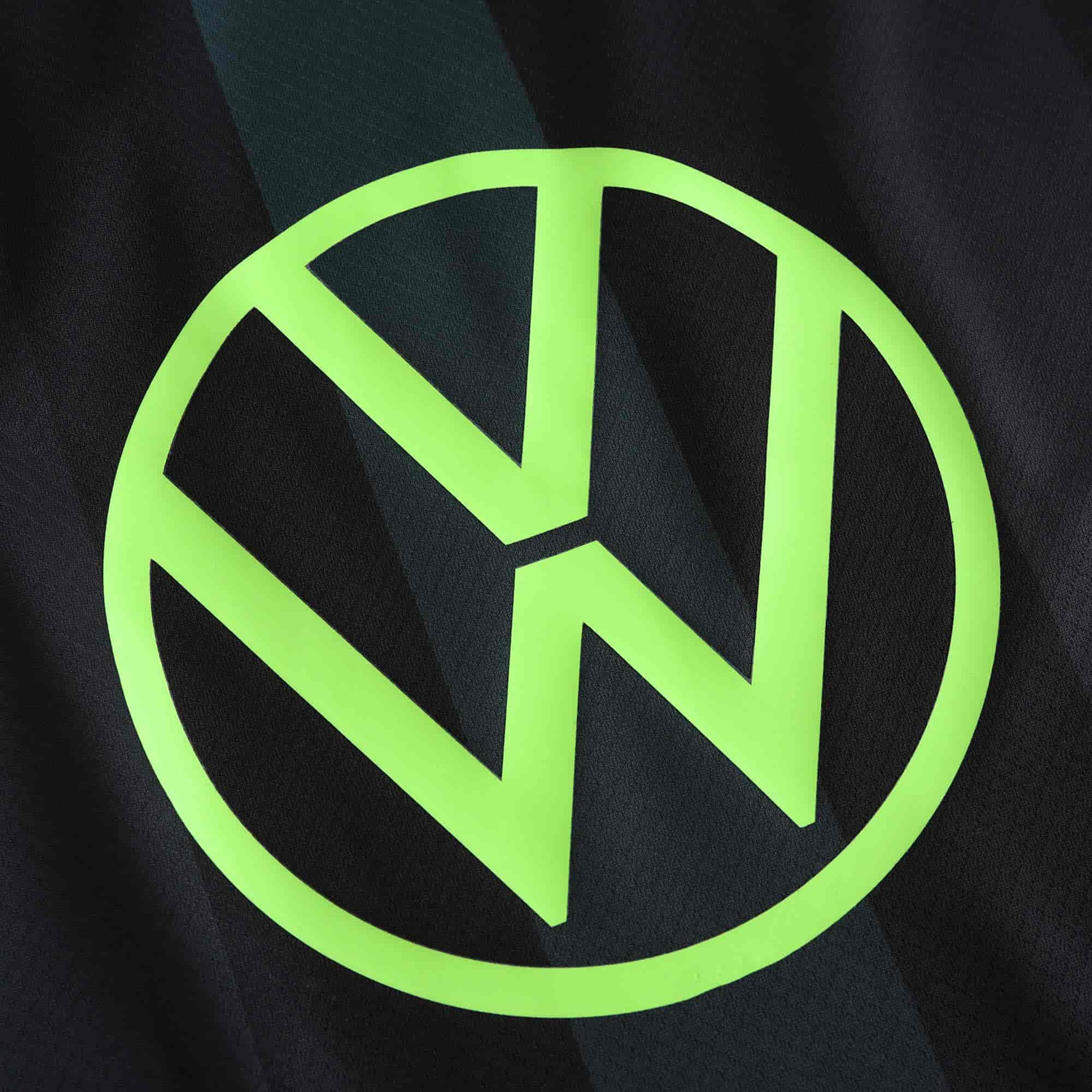 Wolfsburg 24-25 Away