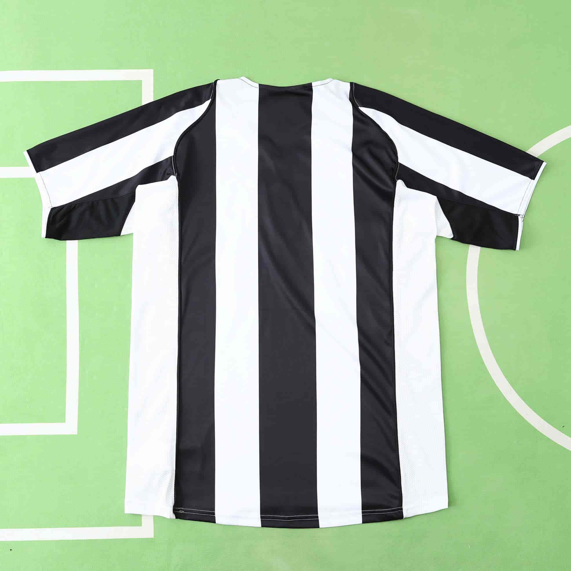 Newcastle United 04-05 Home Retro