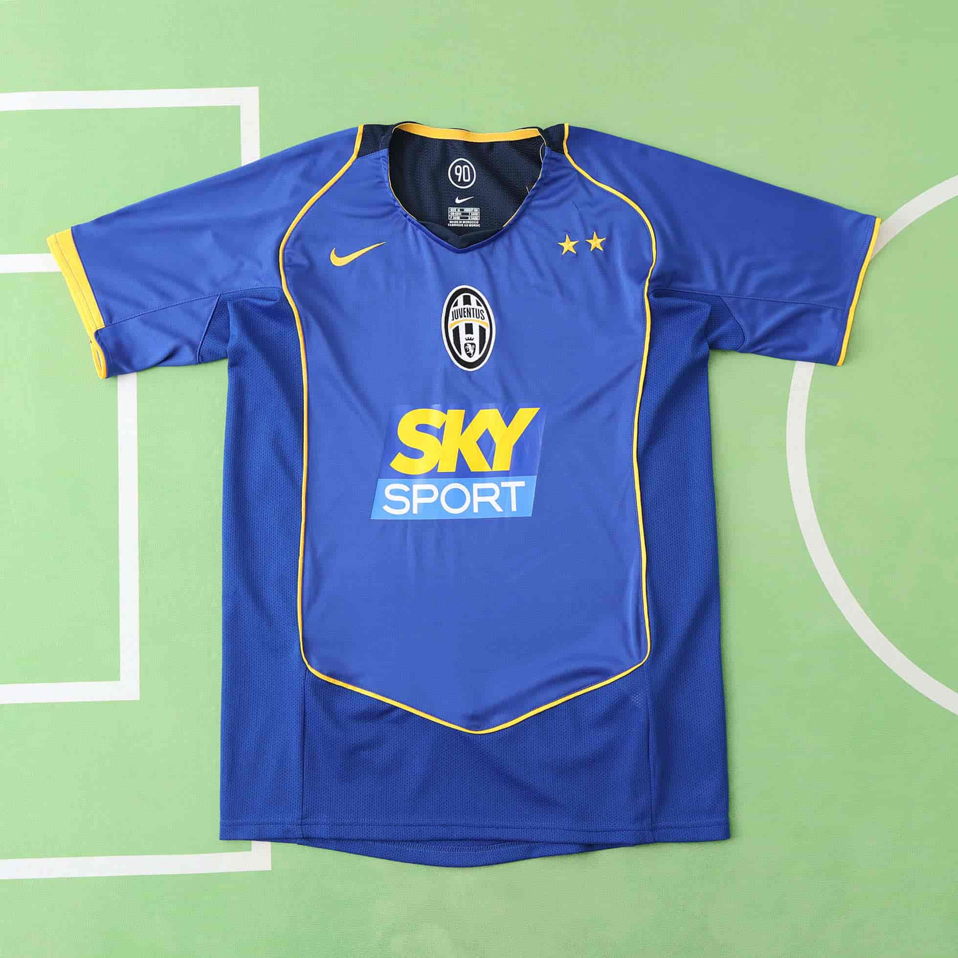 Juventus 04-05 Away Retro