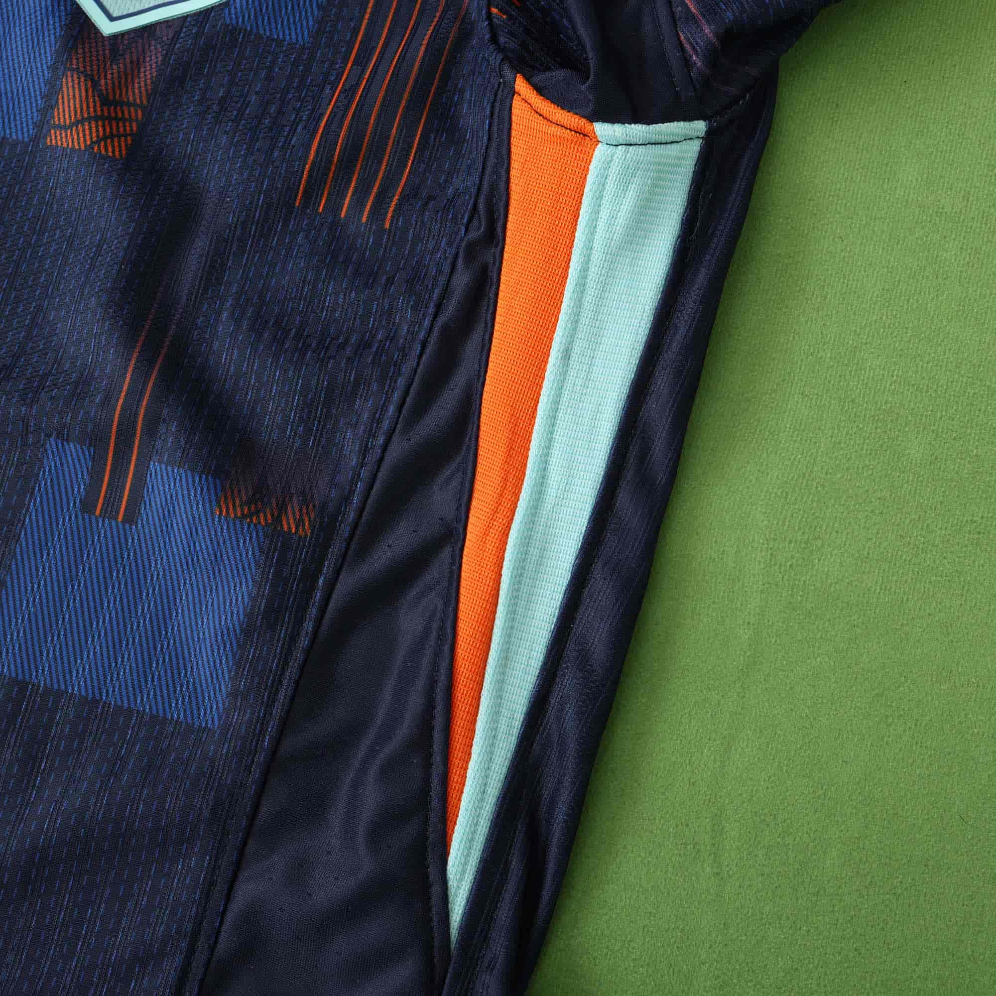 Netherlands 24-25 Away