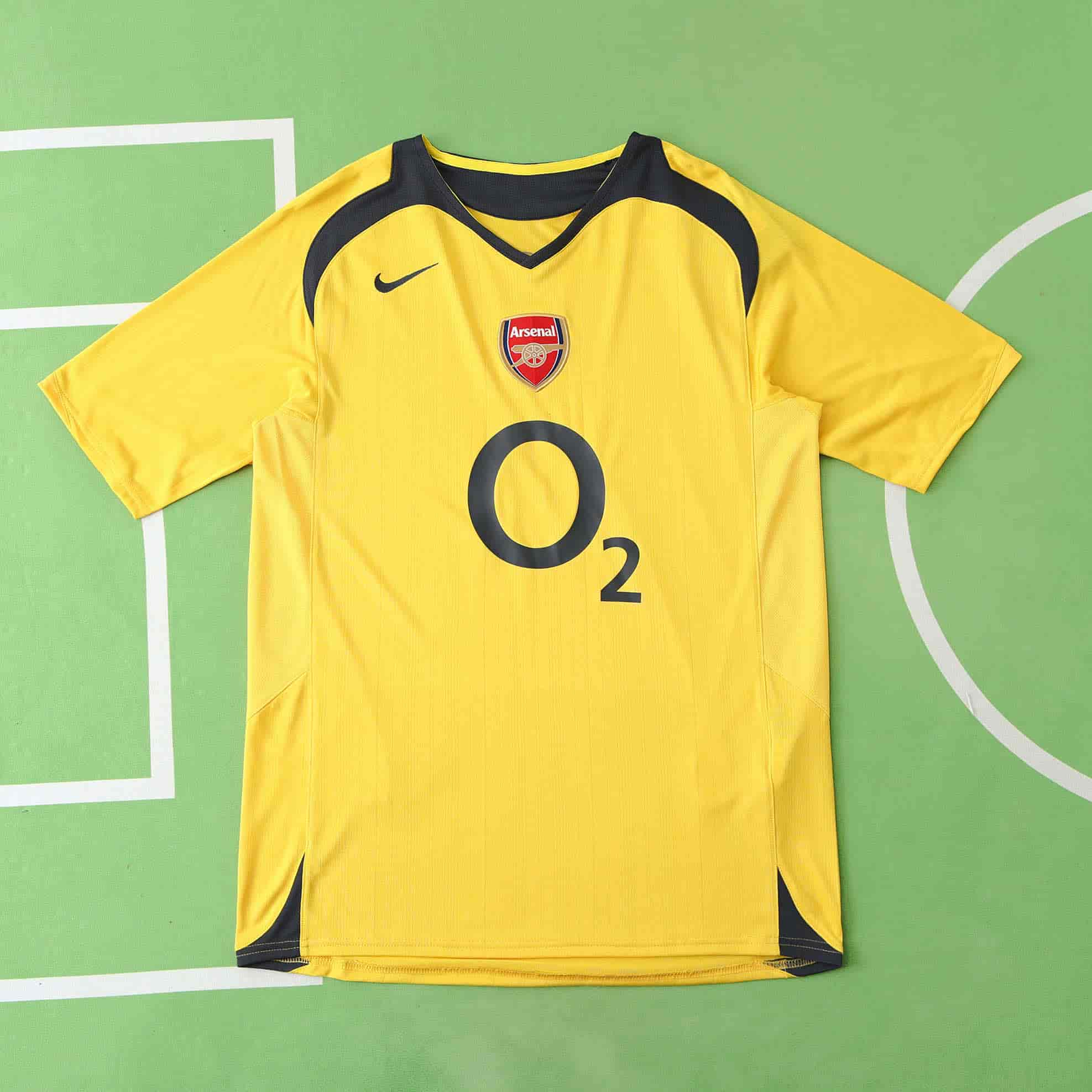 Arsenal 05-06 Away Retro