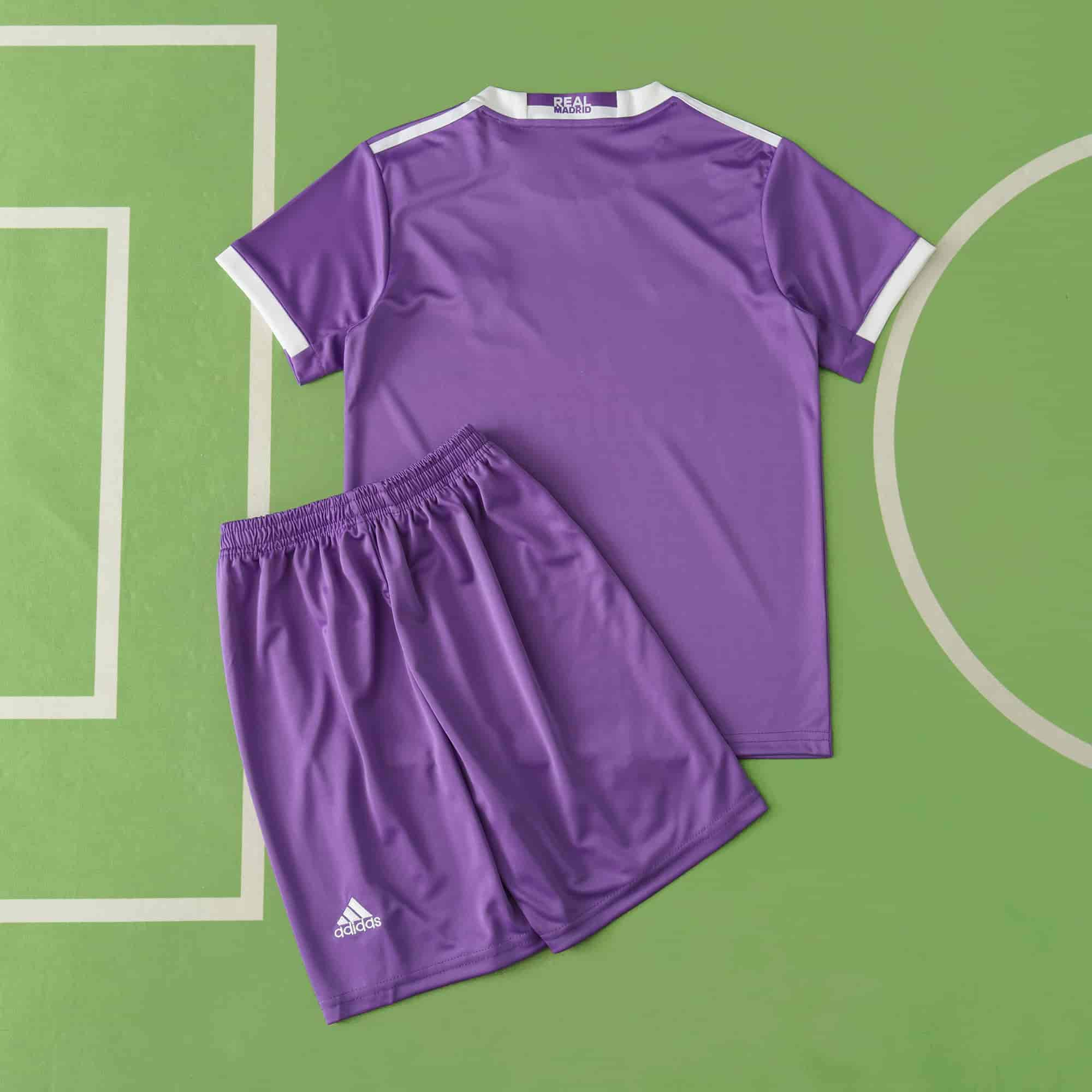 Real Madrid 16-17 Away Retro Kids