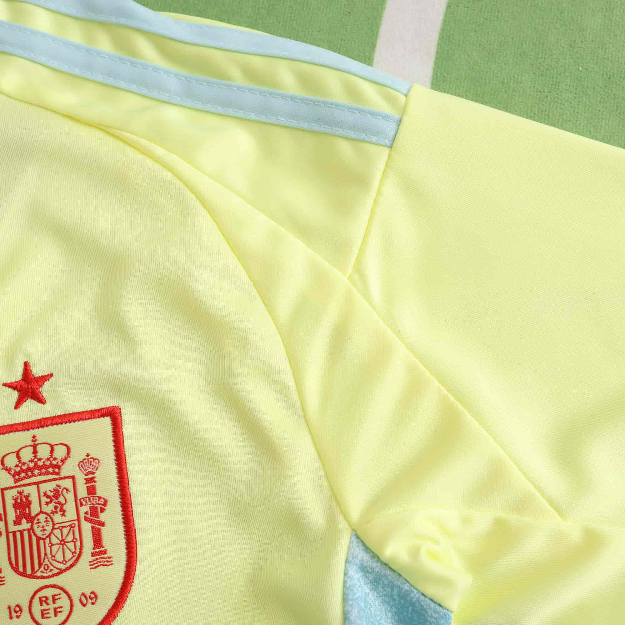 Spain 24-25 Away Kids