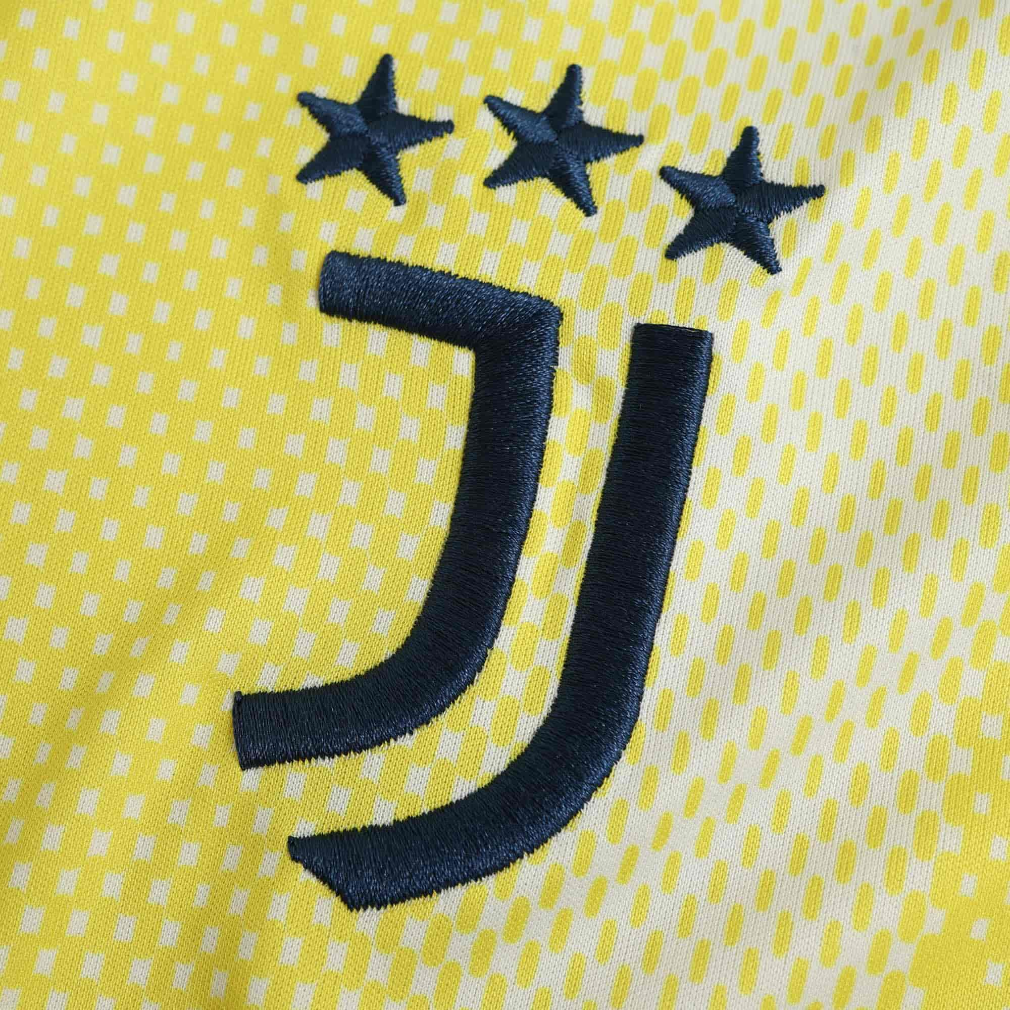 Juventus 24-25 Away