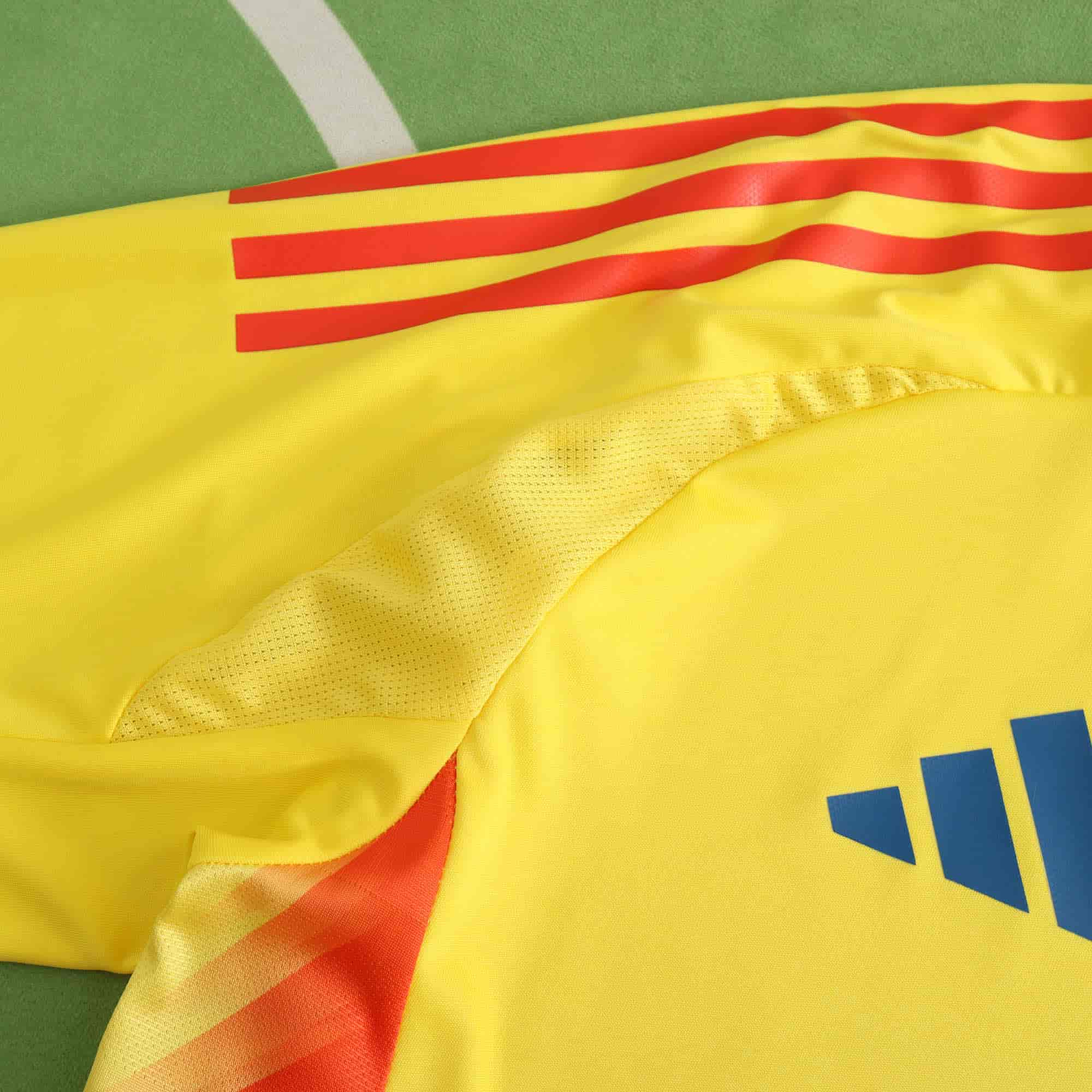 Colombia 24-25 Home